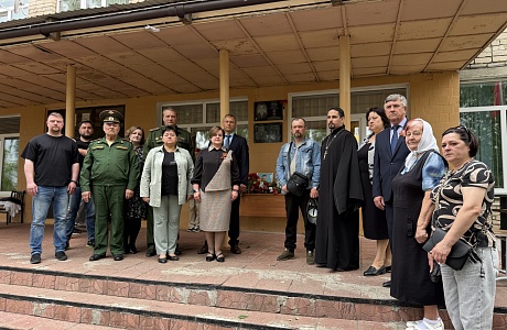 В Земетчинской школе №2 открыли мемориальную доску подполковнику Сергею Смирнову, герою СВО